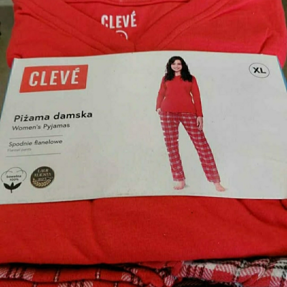 CLEVE Red Women's Pajamas Set